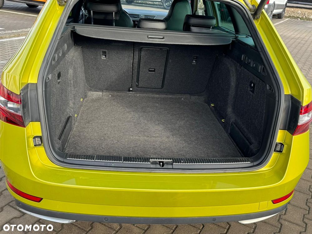 Skoda Superb 2.0 TDI SCR 4x4 Sportline DSG - 27