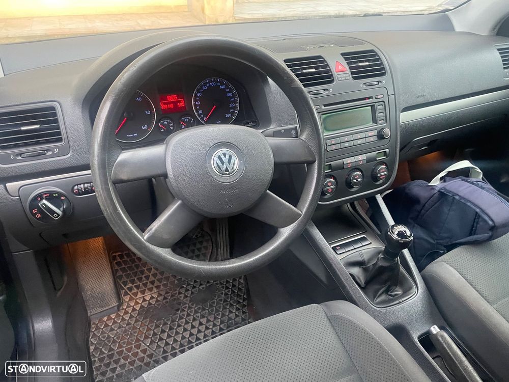 VW Golf 2.0 TDi Comfortline - 6
