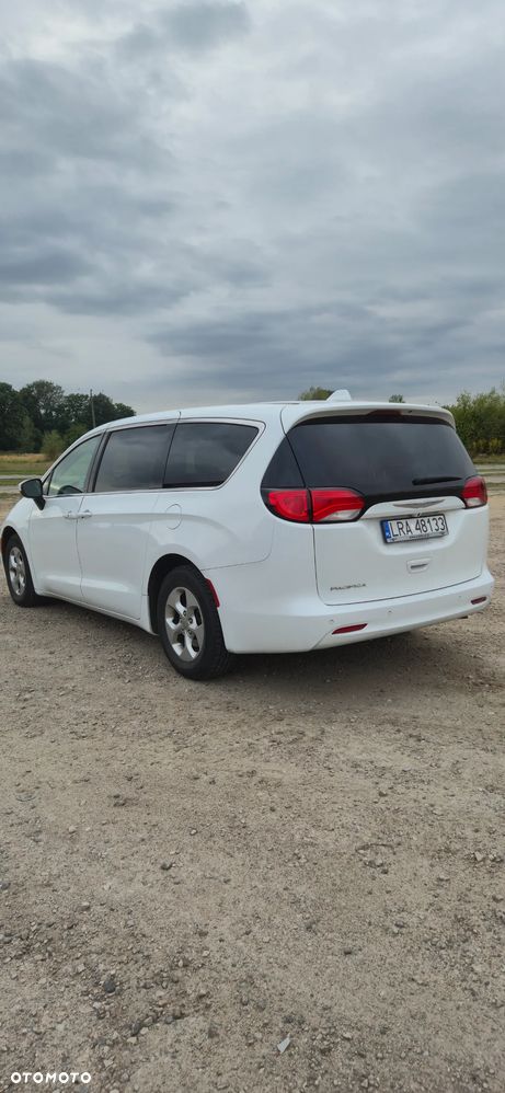 Chrysler Pacifica - 3