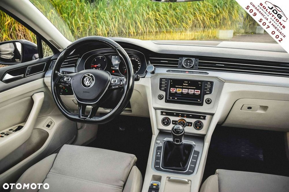 Volkswagen Passat - 25