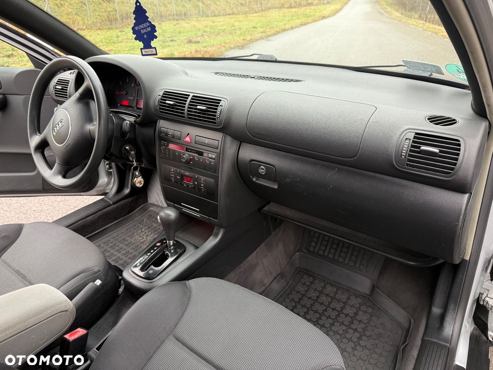 Audi A3 Sportback 1.9 TDI Attraction Tiptronic - 16