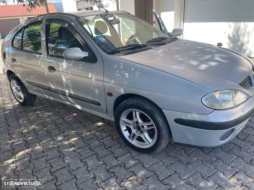 Renault Mégane 1.9 dTi Air - 4