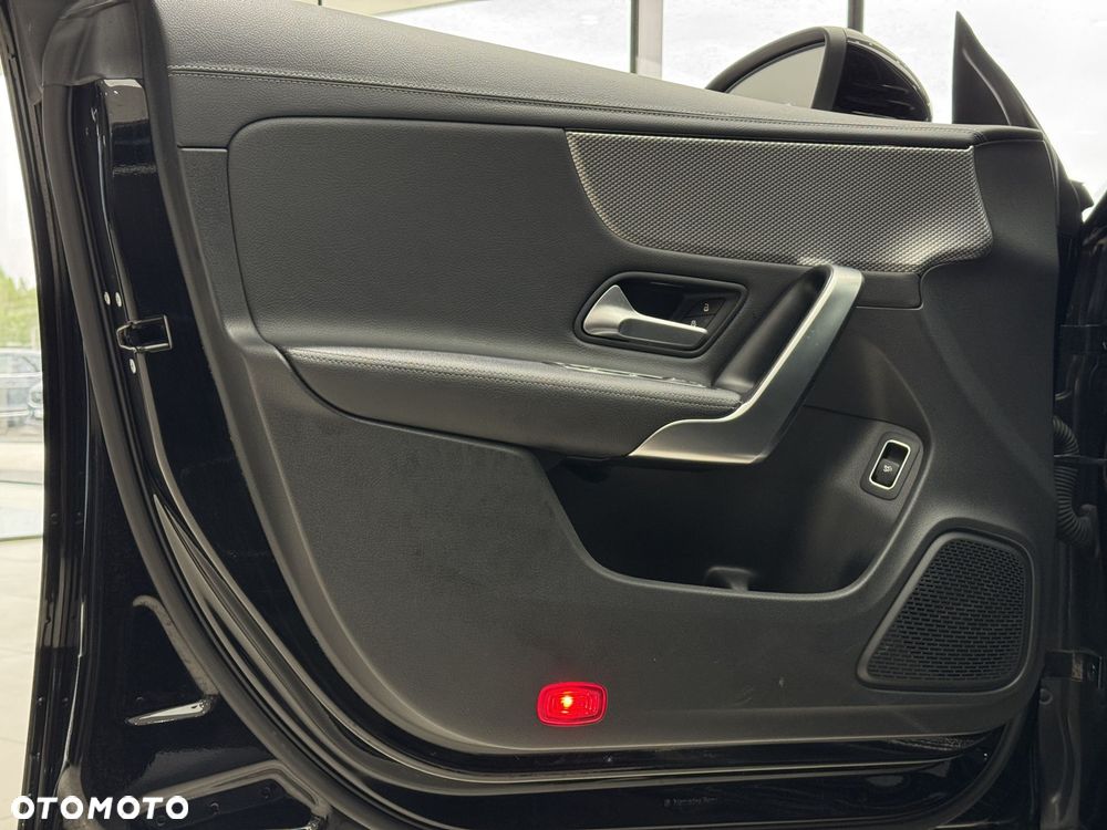 Mercedes-Benz CLA 200 Progressive 7G-DCT - 12