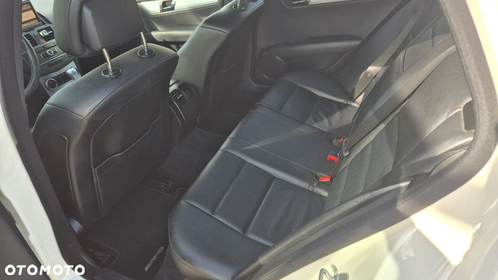 Mercedes-Benz Klasa C 220 CDI DPF Automatik BlueEFFICIENCY Avantgarde - 13