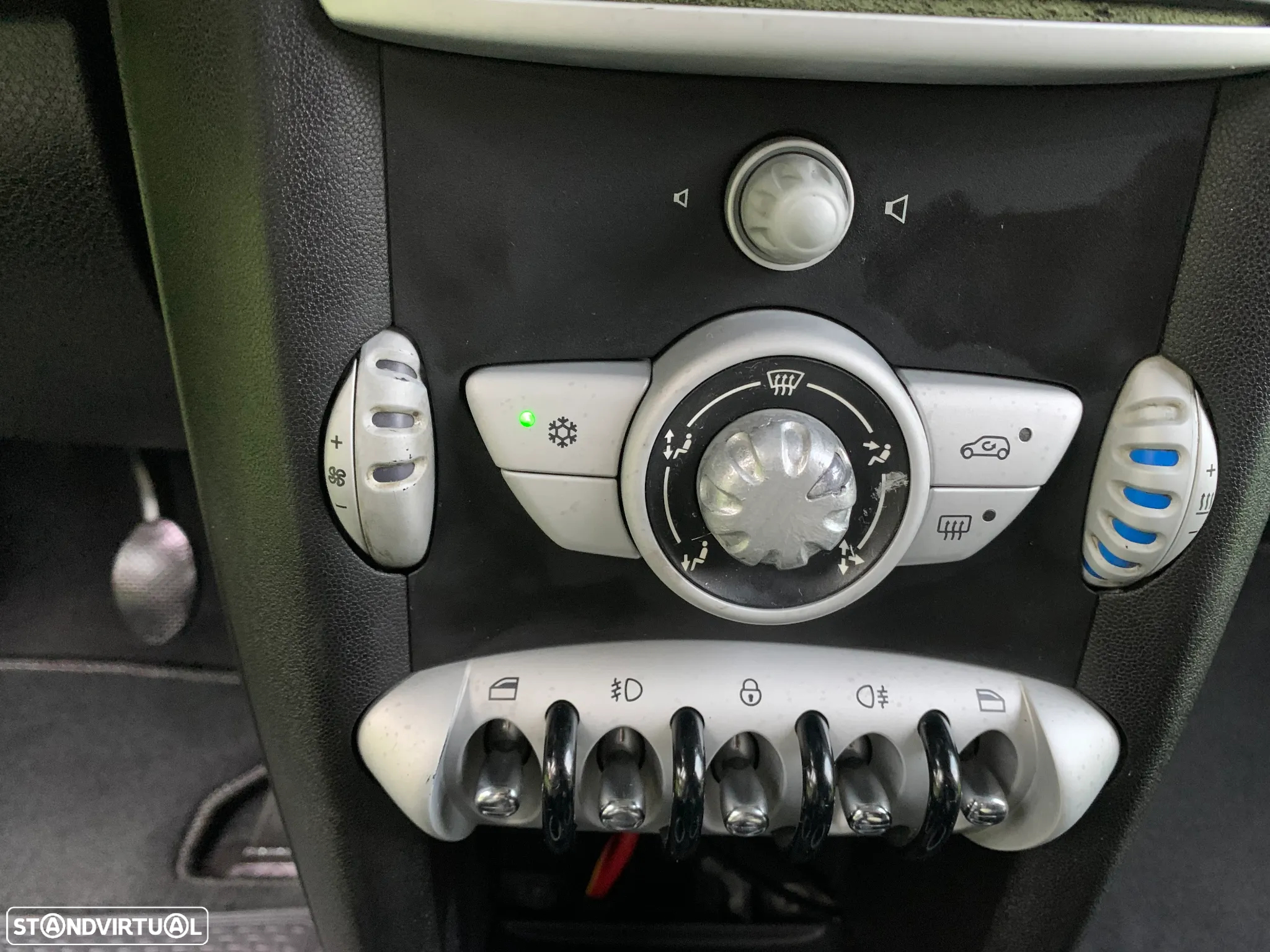 MINI 3 Portas Cooper D - 40