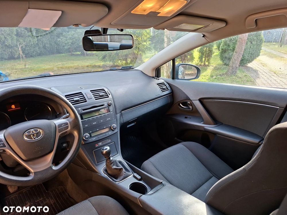 Toyota Avensis 1.8 Luna - 8