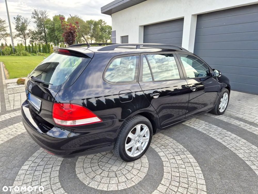Volkswagen Golf - 6