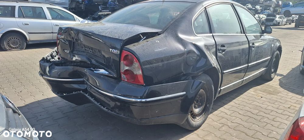 Vw Passat b5 z silnikiem 1,9 tdi 130 km  AWX i skrzynia 5 biegów FHN części  LAK LC9Z - 4