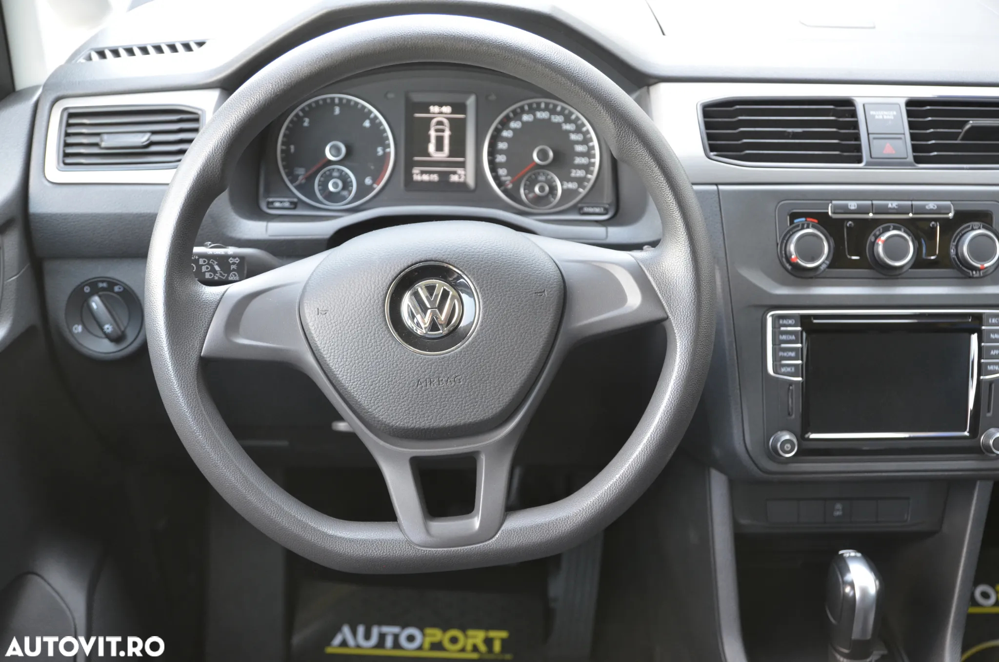 Volkswagen Caddy Maxi 2.0 TDI 90 kW DSG - 22