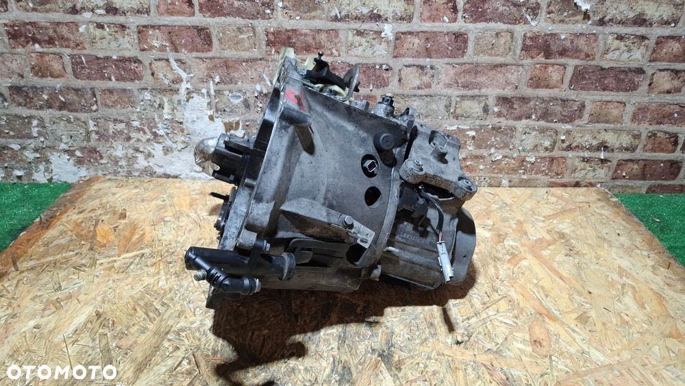 MANUALNA SKRZYNIA BIEGÓW 20DP77 CITROEN C4 PICASSO PEUGEOT 5008 1.6 E-HDI - 2