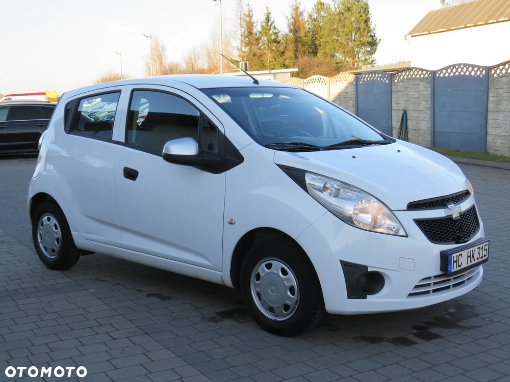Chevrolet Spark 1.0 + - 10