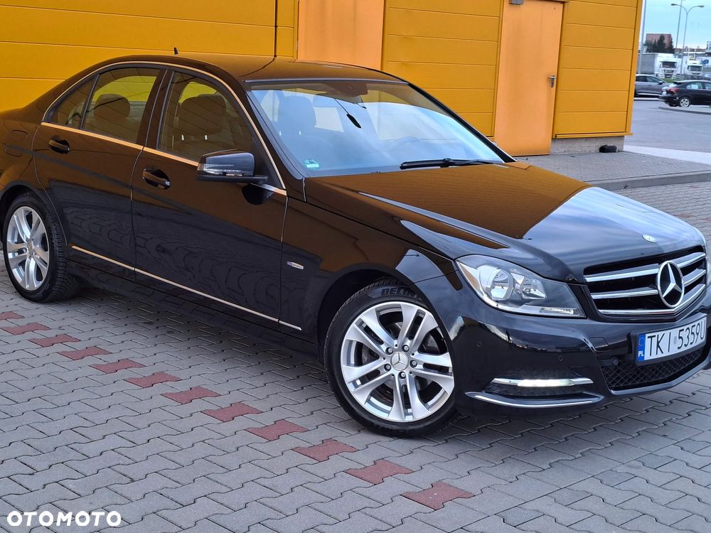 Mercedes-Benz Klasa C 180 CGI BlueEFFICIENCY Avantgarde - 6