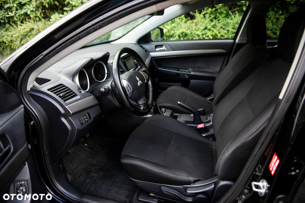Mitsubishi Lancer 1.6 ClearTec Invite - 16
