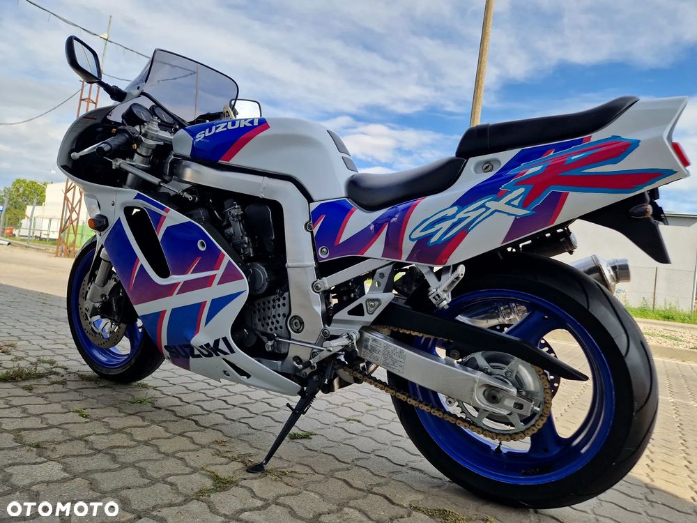 Suzuki GSX-R - 17