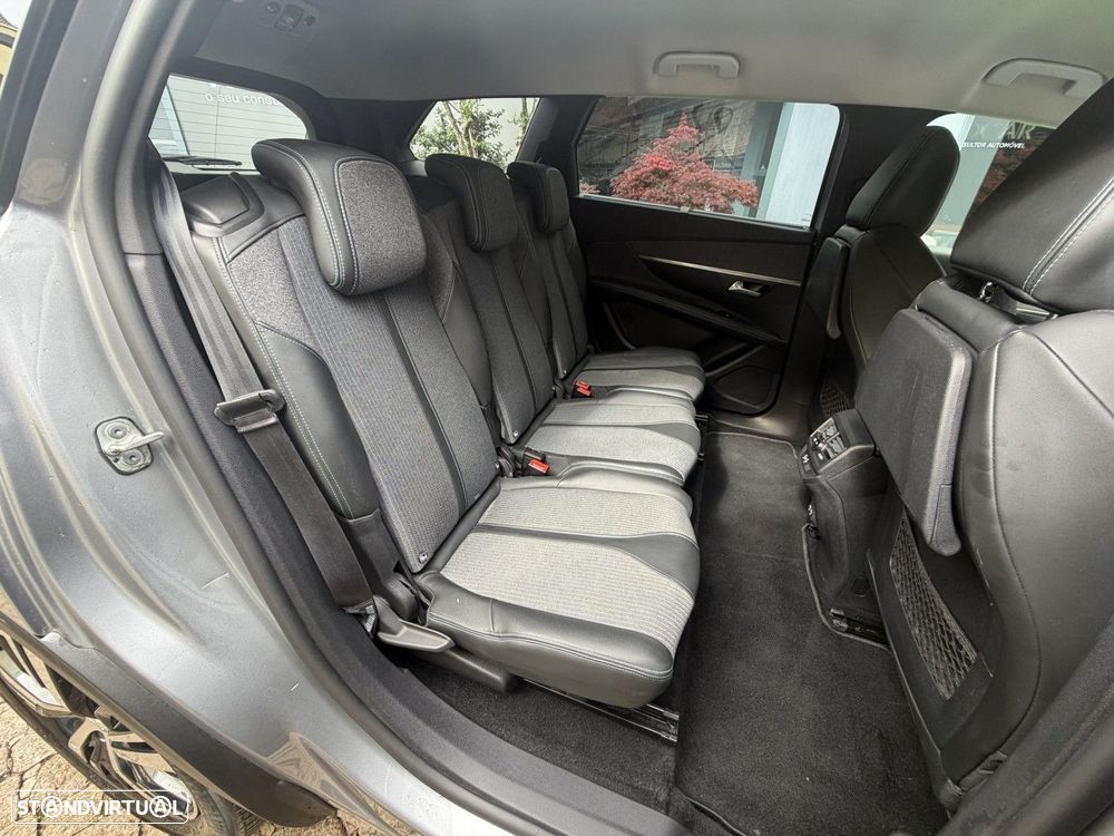 Peugeot 5008 1.2 PureTech Allure Pack EAT8 - 17