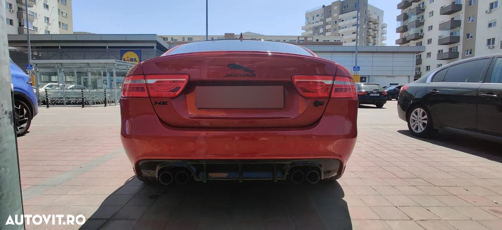Jaguar XE RWD S - 7