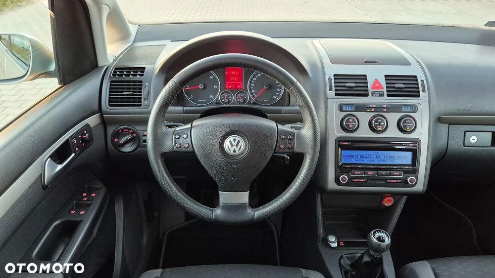 Volkswagen Touran 2.0 TDI Highline - 9
