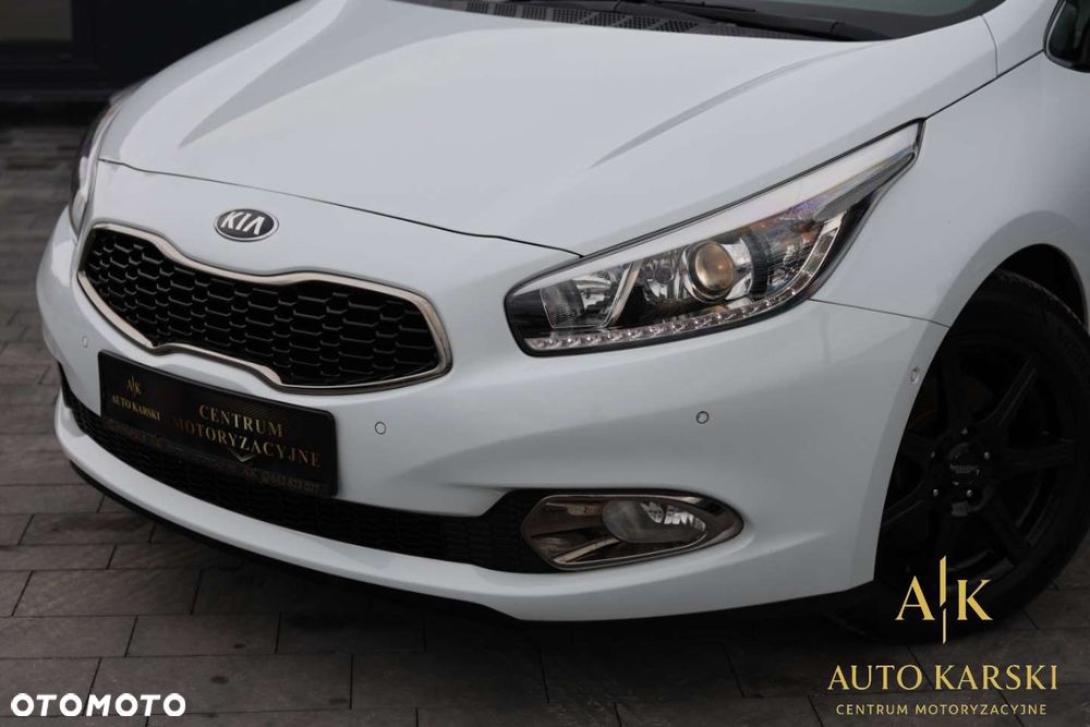 Kia Ceed - 11
