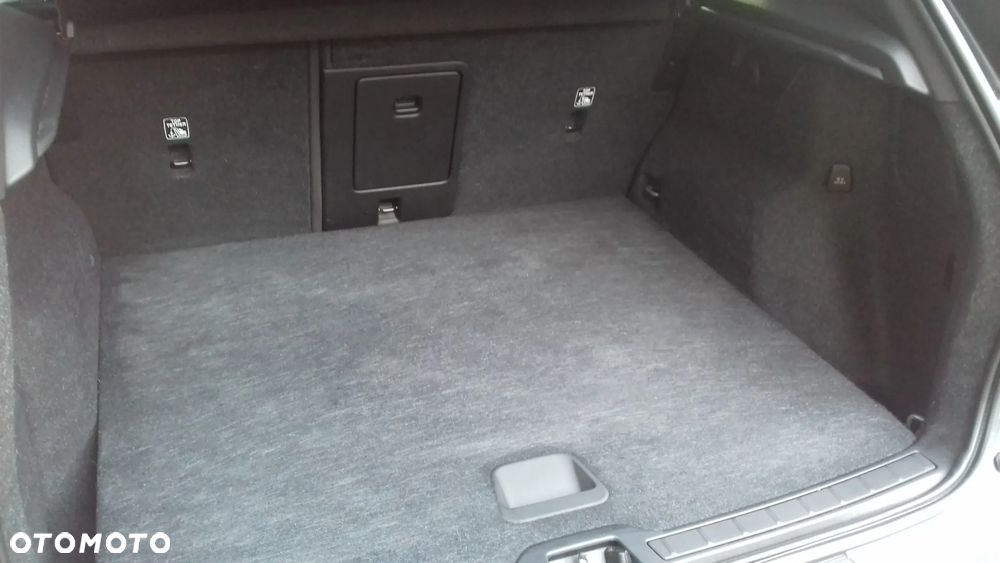 Volvo XC 40 - 25