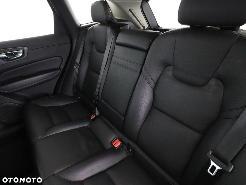 Volvo XC 60 B4 D Geartronic Momentum Pro - 18