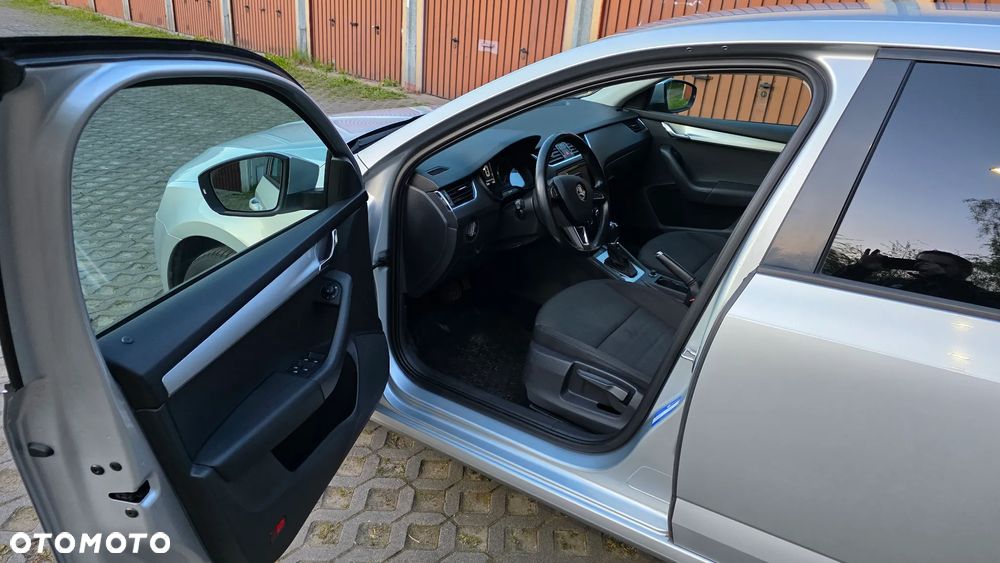 Skoda Octavia 2.0 TDI Style DSG - 8