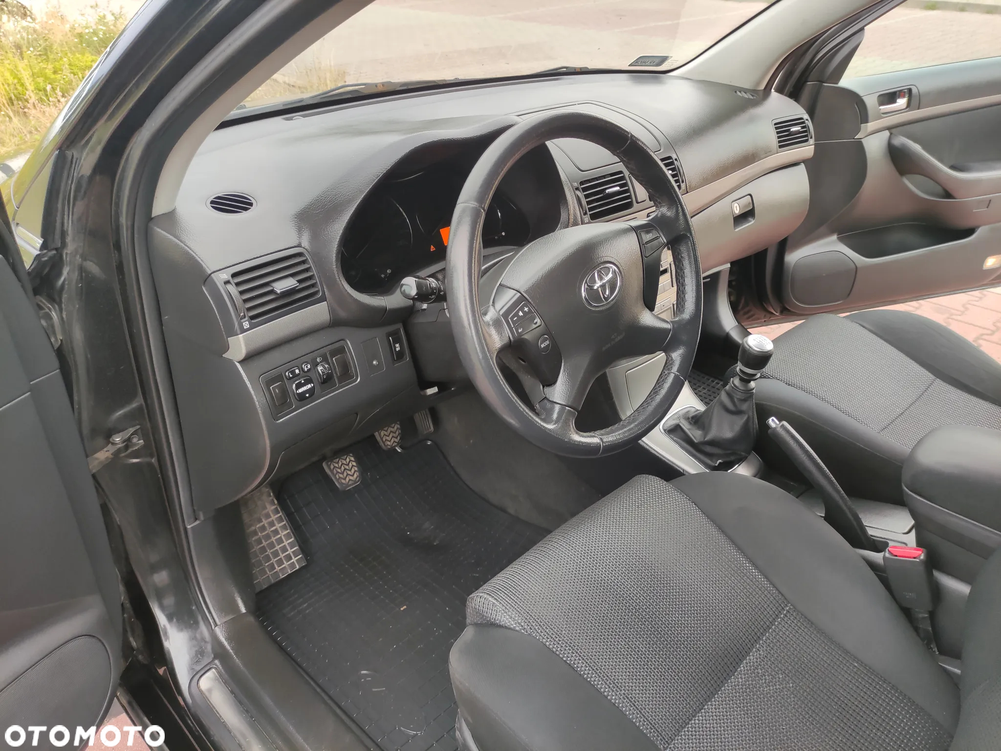 Toyota Avensis 2.0 D-4D Sol - 15
