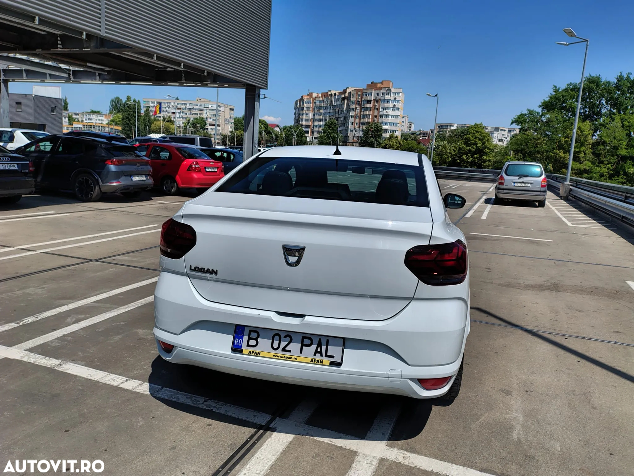 Dacia Logan SCe 65 Essential - 4