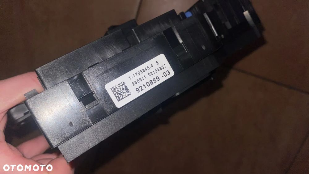 ROZDZIELACZ PRĄDU SKRZYNKA BEZPIECZNIKÓW BEZPIECZNIKI BMW X3 F25 9210859 - 5