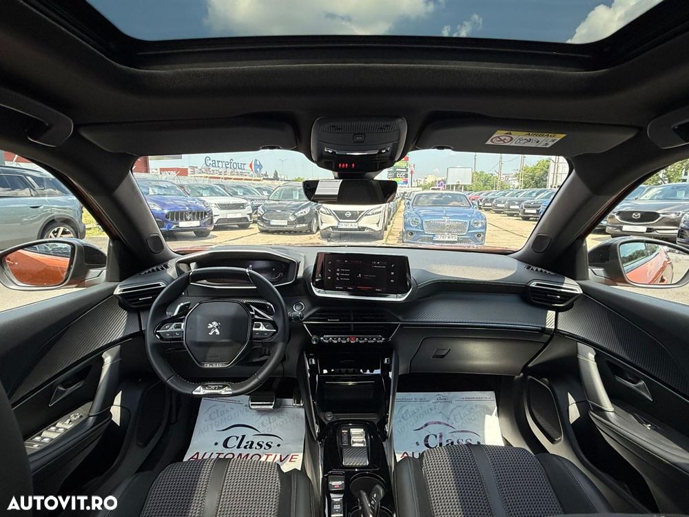 Peugeot 2008 PureTech 130 EAT8 GT Exclusive - 26