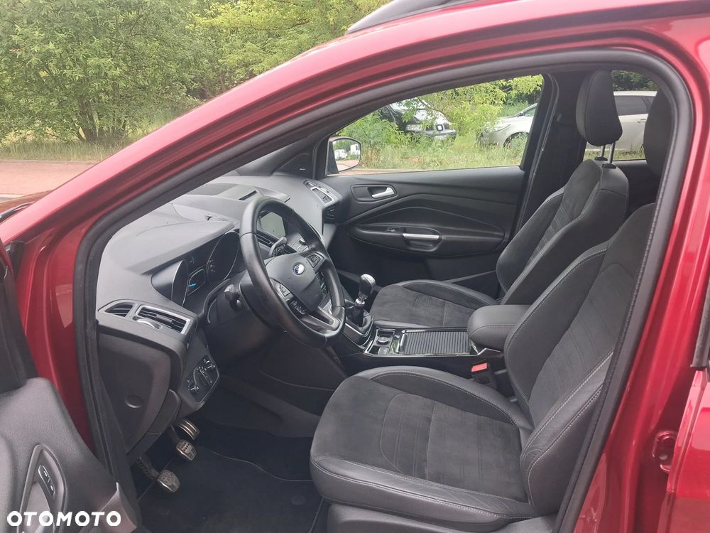 Ford Kuga 1.5 TDCi 2x4 ST-Line - 3