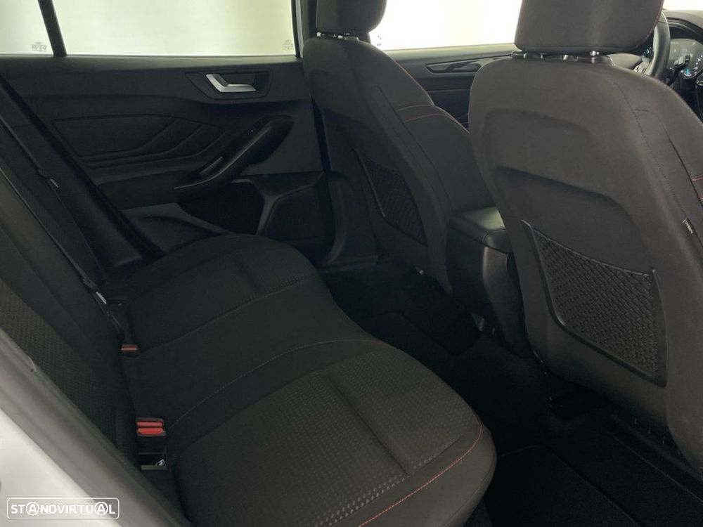 Ford Focus 1.0 EcoBoost MHEV ST-Line - 23