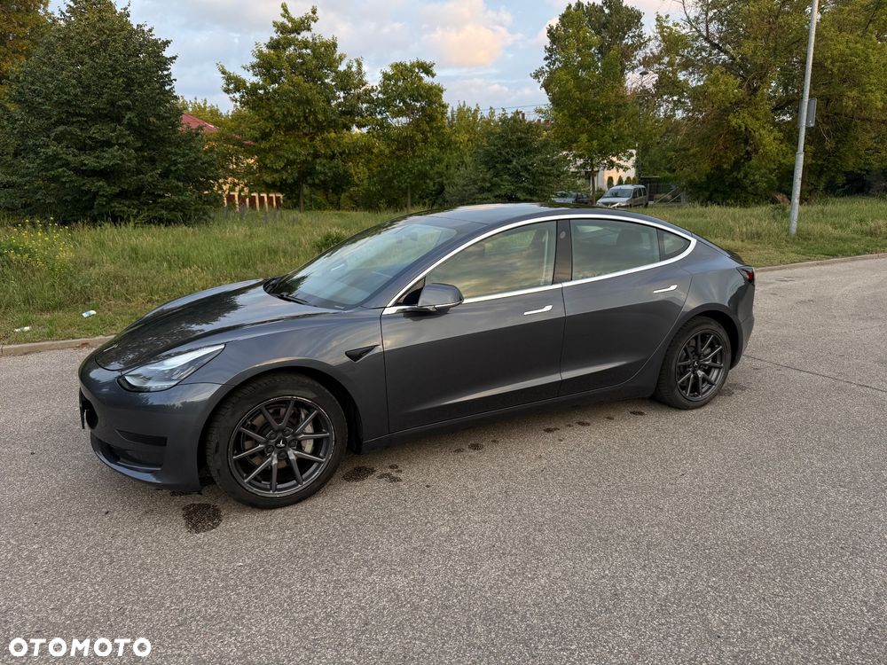 Tesla Model 3 Standard Range Plus - 4