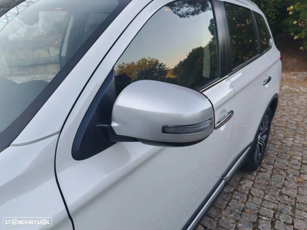 Mitsubishi Outlander 2.2 DI-D Instyle Navi - 3