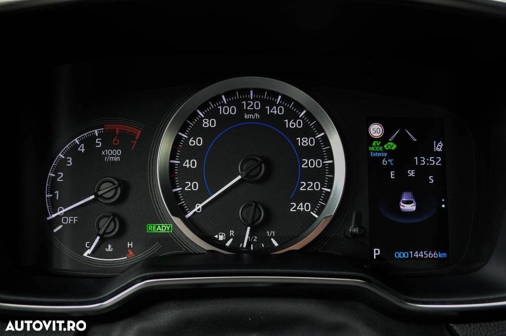 Toyota Corolla 1.8 Hybrid Comfort - 17