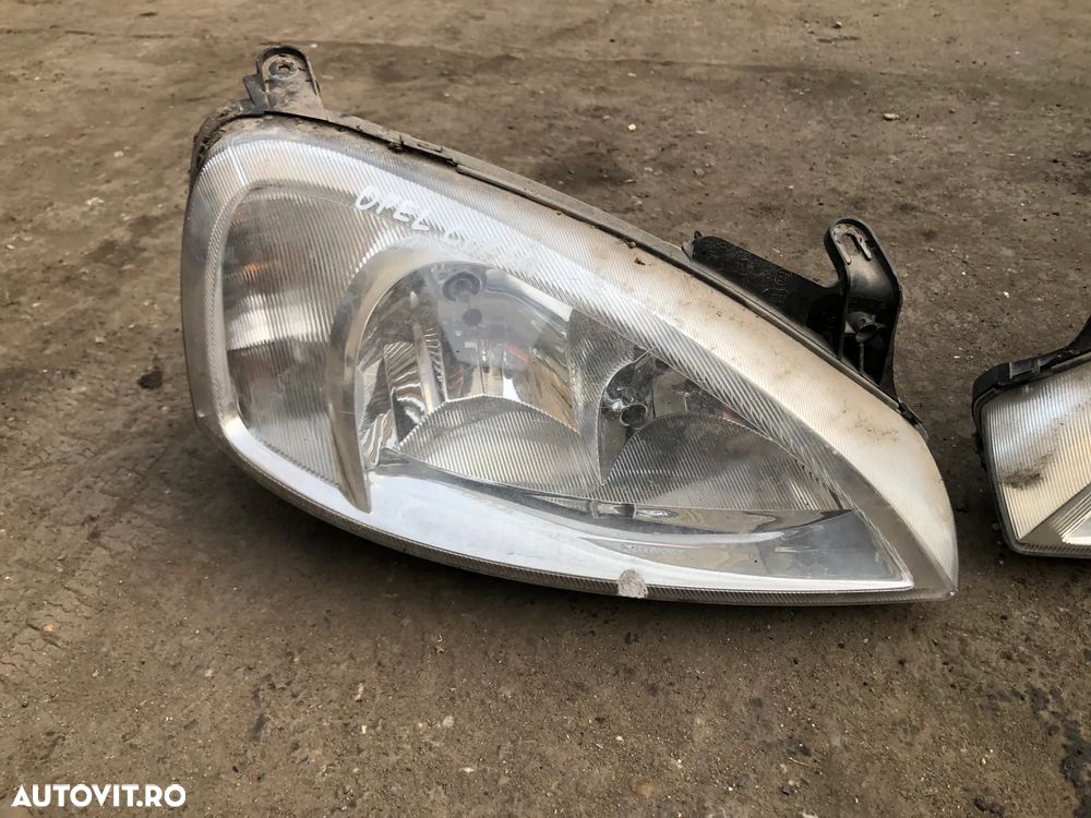 Far stanga/Far dreapta Opel Corsa C non facelift 2002 - 2