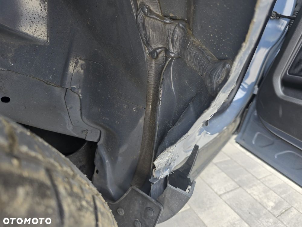 Ford Kuga 2.5 Duratec FHEV 4x4 TITANIUM - 9