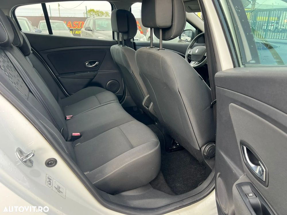 Renault Megane 1.5 dCi Expression - 14