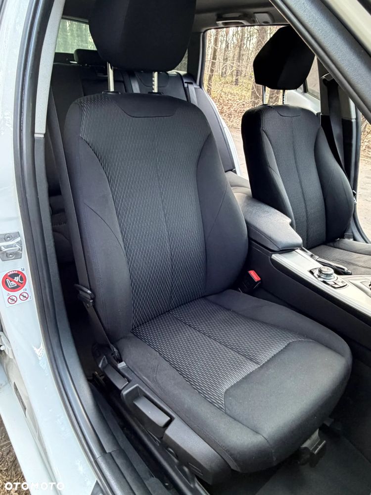 BMW Seria 3 318d Sport Line Shadow - 19