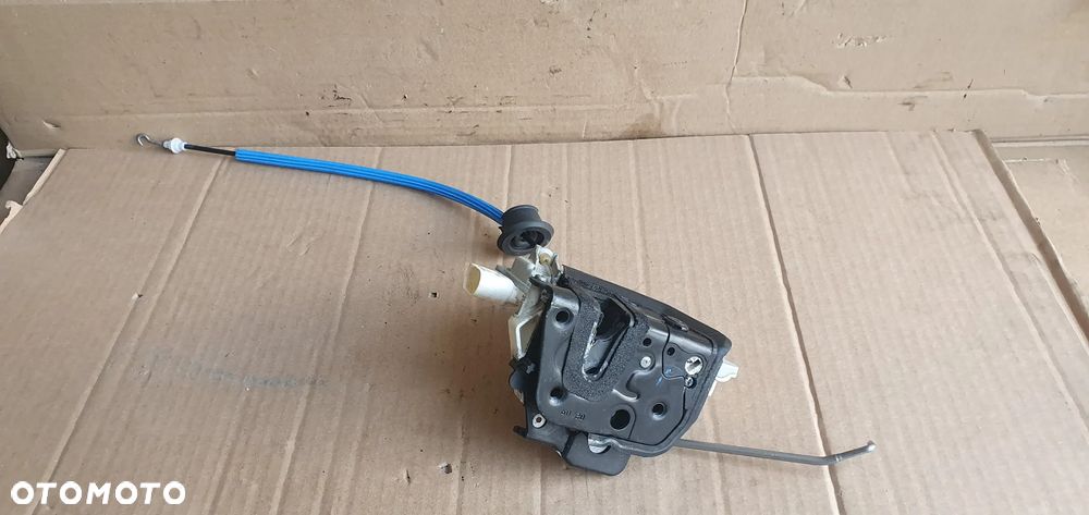 Zamek prawy tył tylny prawy Audi A8 D3 4E0839016H - 1