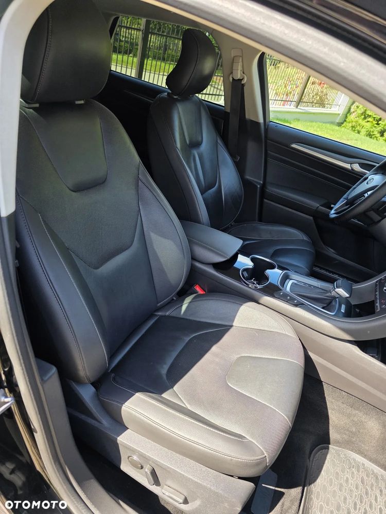 Ford Mondeo 2.0 TDCi Bi-Turbo Titanium PowerShift - 11