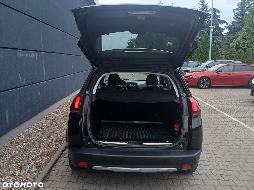 Peugeot 2008 - 8
