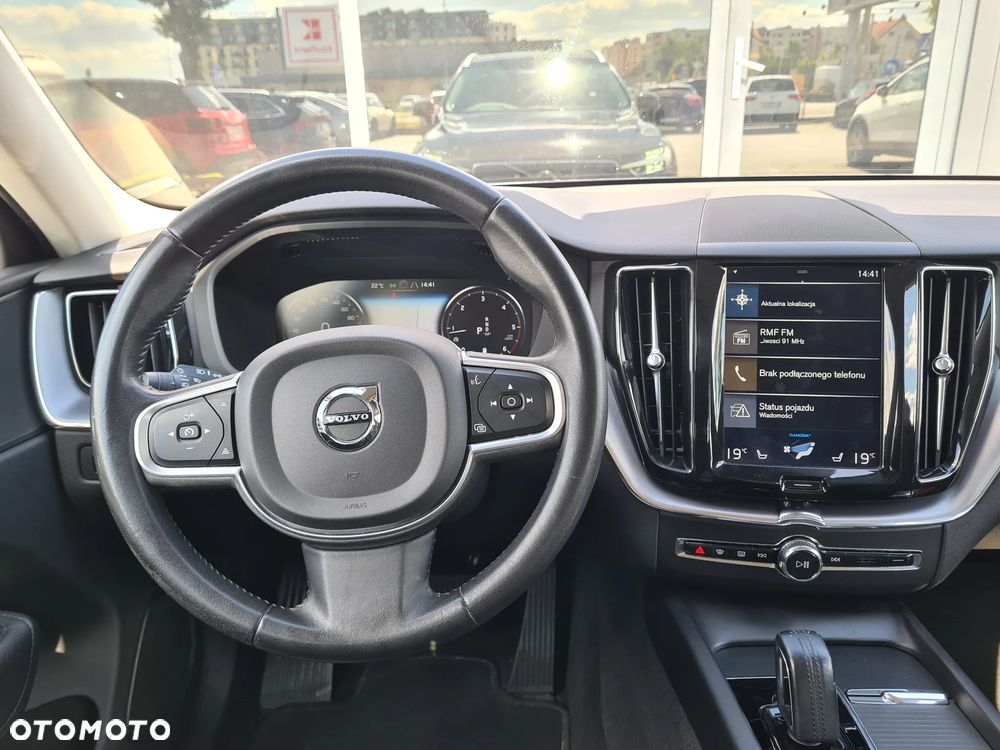 Volvo XC 60 B4 D AWD Momentum - 9