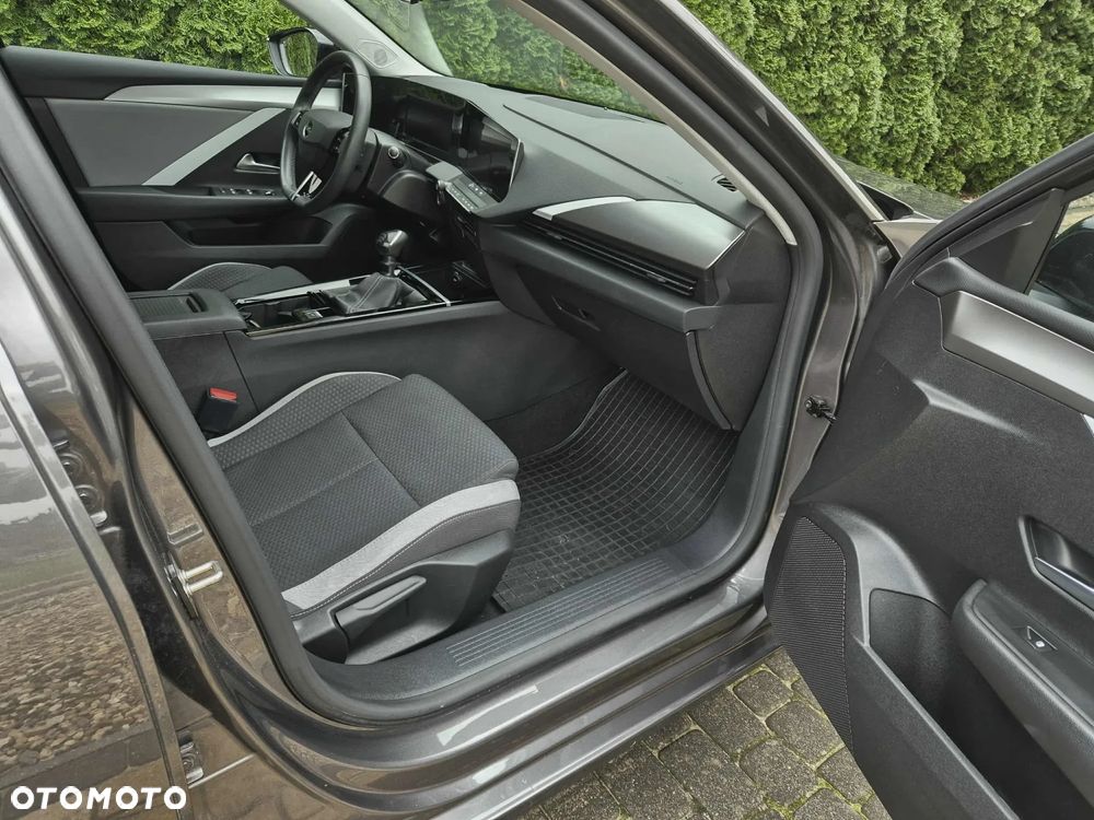 Opel Astra V 1.2 T Elegance S&S - 12