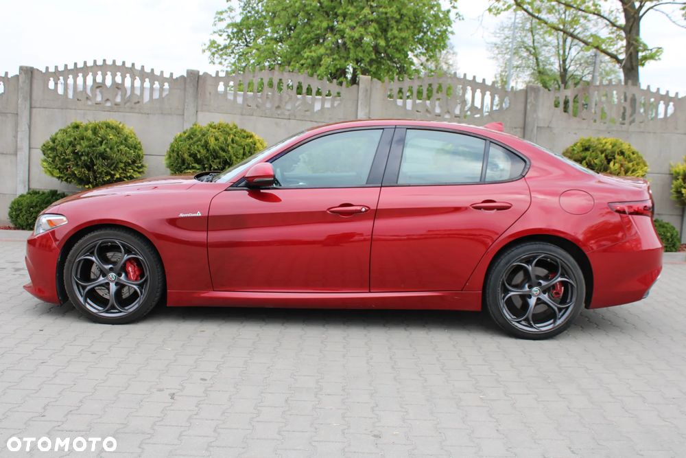 Alfa Romeo Giulia 2.0 Turbo 16V AT8-Q4 Veloce Ti - 4