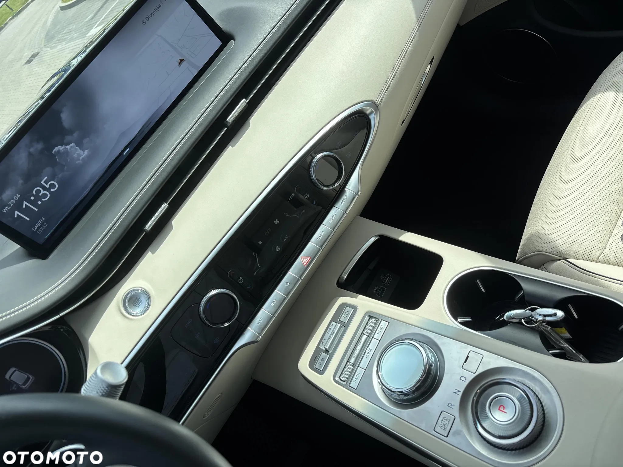 Genesis GV70 2.5T AWD AT8 Luxury Line - 15