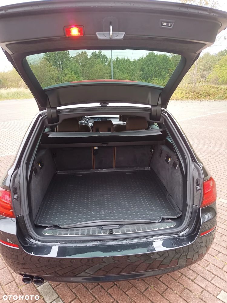 BMW Seria 5 530d xDrive - 11