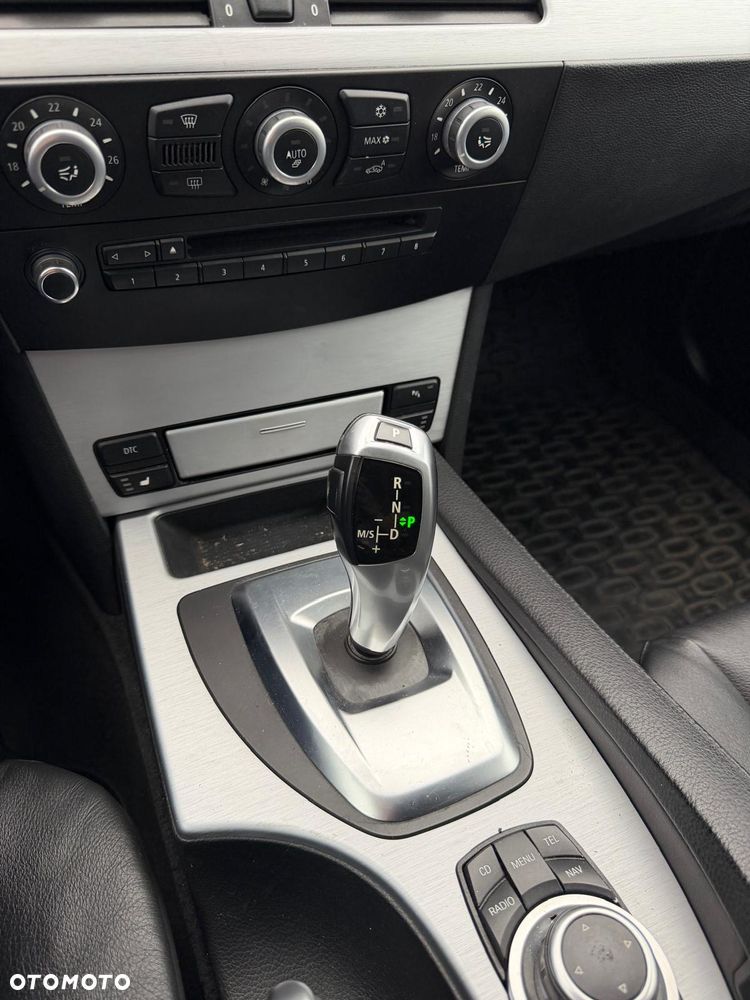 BMW Seria 5 525i - 15