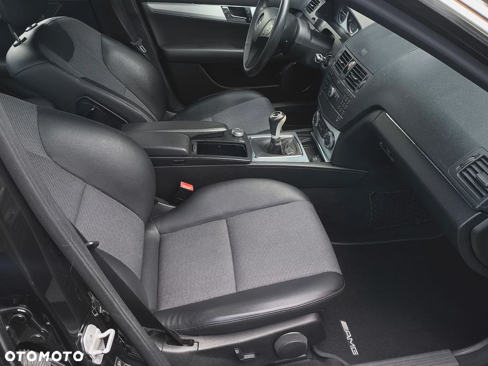 Mercedes-Benz Klasa C 200 Kompressor Avantgarde - 22