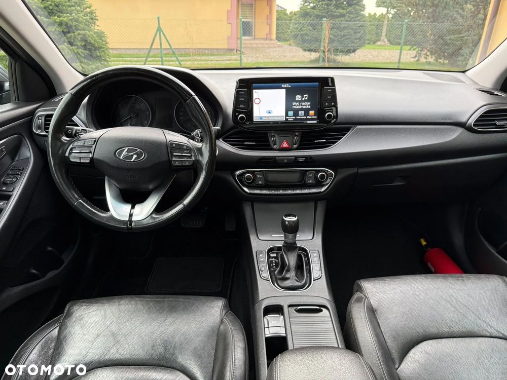 Hyundai i30 1.6 CRDi BlueDrive Premium DCT - 11