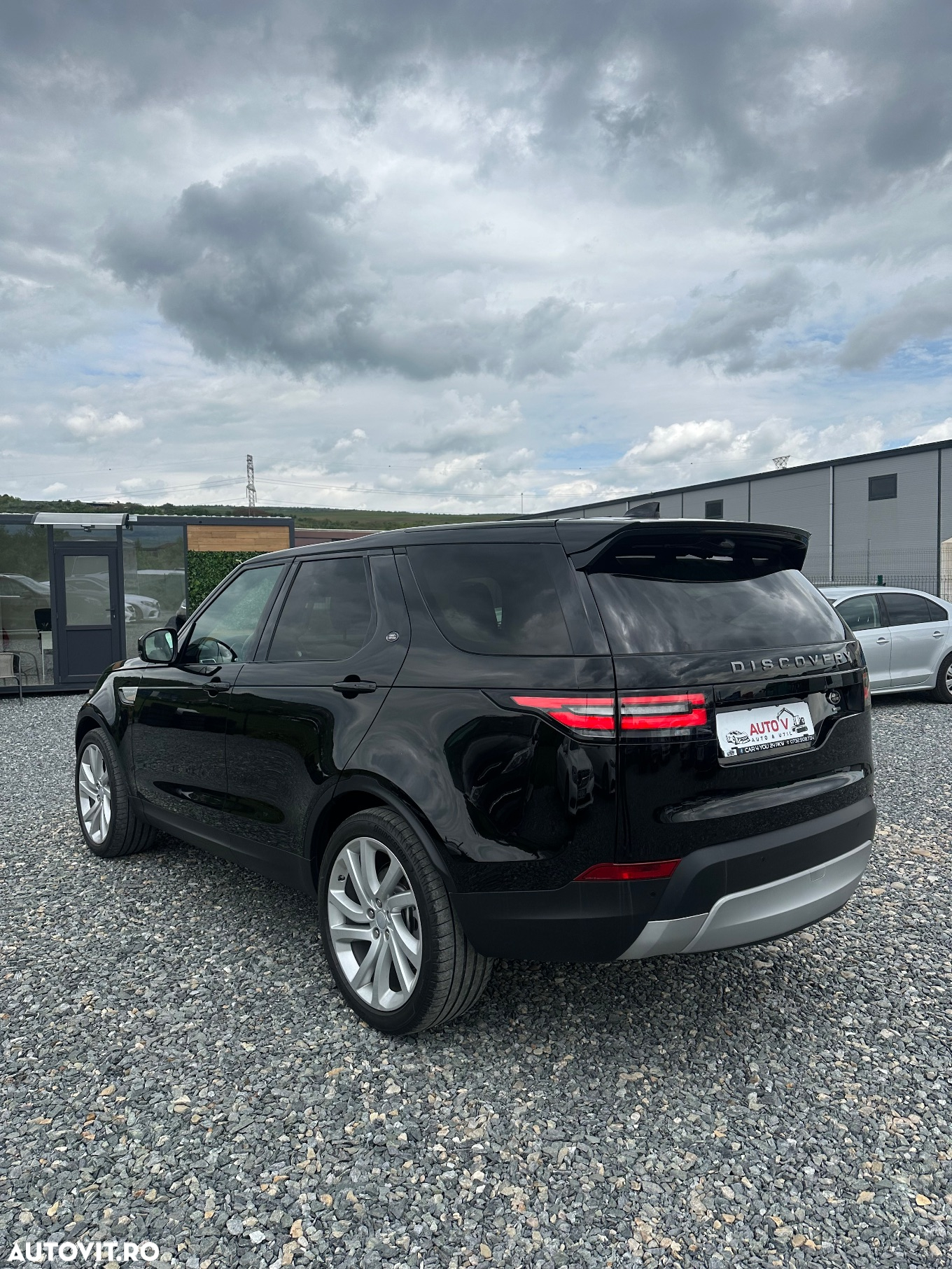 Land Rover Discovery 2.0 L SD4 HSE Luxury - 11